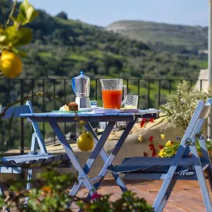 לינה וארוחת בוקר Giardino Di Pietra, רגוזה